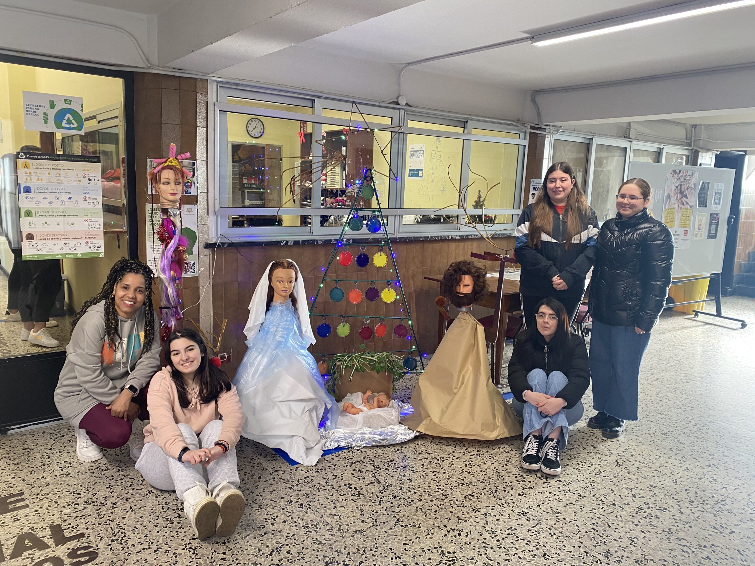 BELÉN CON MATERIALES RECICLADOS