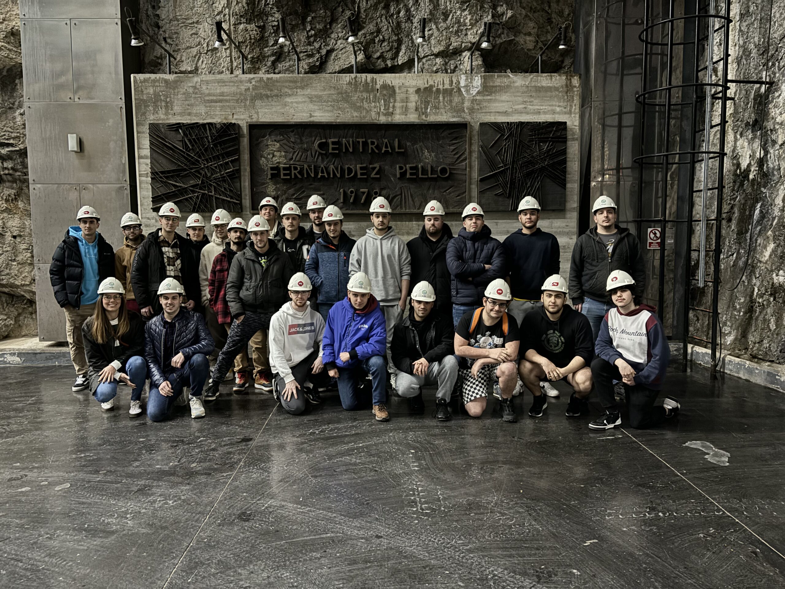 VISITA A LA CENTRAL DE TANES