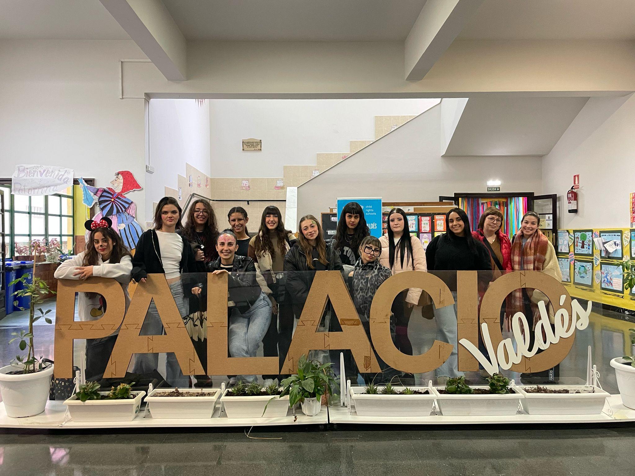 PINTACARAS DE LAS ALUMNAS DE ESTETICA