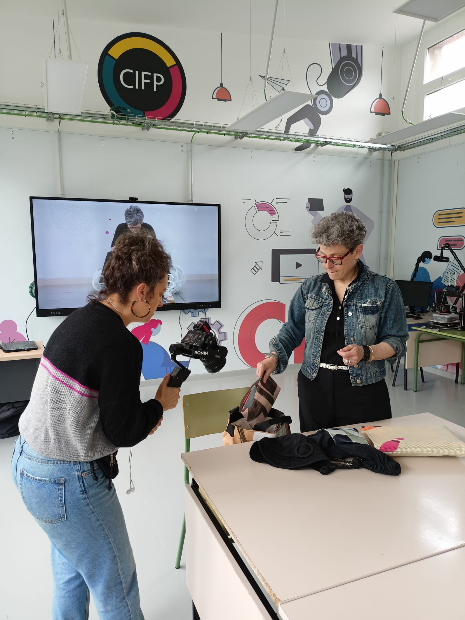 ALUMNADO DEL CENTRO PARTICIPA EN UN PROYECTO DE ECONOMÍA CIRCULAR