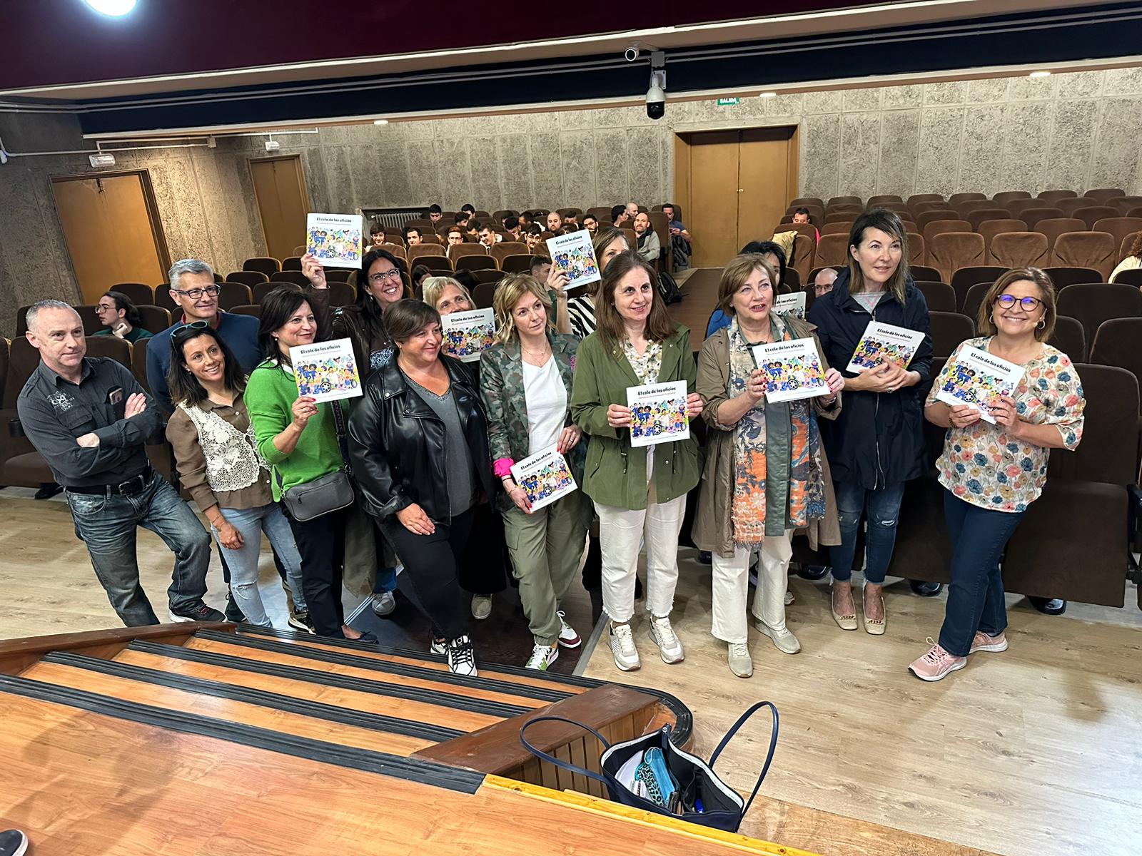 PRESENTACIÓN DE «EL COLE DE LOS OFICIOS»